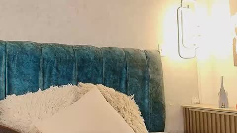 Snapshot of alisson_fox69 chatting on 10/23/25, 02:33 alisson_fox69 online show from 10/23/25, 02:33