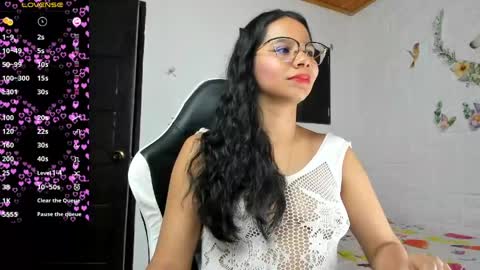 Snapshot of alisson_hoffman05 chatting on 04/14/26, 12:05 Alisson hoffman05 online show from 04/14/26, 12:05