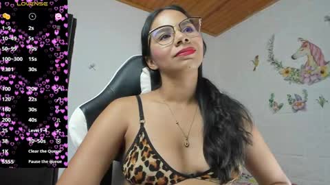 Snapshot of alisson_hoffman05 chatting on 05/15/26, 11:23 Alisson hoffman05 online show from 05/15/26, 11:23