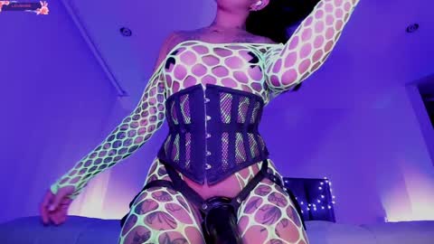 Snapshot of alisson_rocker chatting on 01/03/25, 03:49 online show from 01/03/25, 03:49