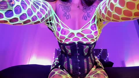 Snapshot of alisson_rocker chatting on 01/27/25, 05:47 online show from 01/27/25, 05:47