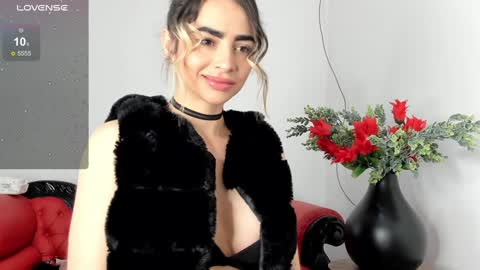 Alisson Domit  online show from 12/07/24, 12:35