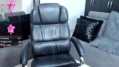 Alisson Domit  online show from 12/27/24, 02:04