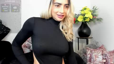 Alisson Domit  online show from 10/06/25, 02:58