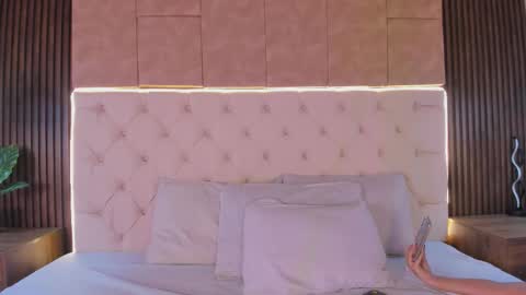 Snapshot of alissonharper19 chatting on 10/23/25, 01:21 alison online show from 10/23/25, 01:21