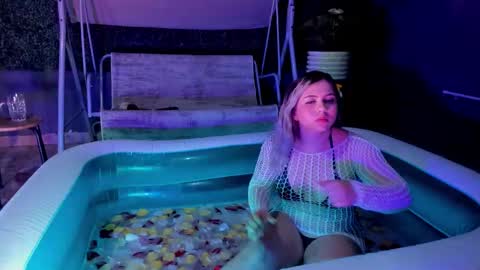 Snapshot of alissonjoneess chatting on 10/11/25, 12:15 Alisson Joness online show from 10/11/25, 12:15