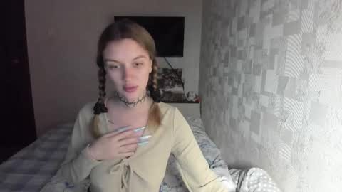 AlisTrisx online show from 10/05/25, 02:59