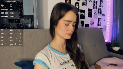 Alivia online show from 12/15/25, 10:08