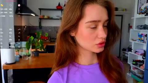 Alivia    online show from 06/17/26, 08:50