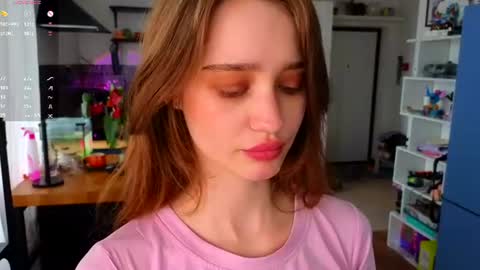 Alivia    online show from 07/04/26, 09:37