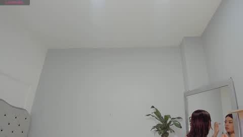 alix_18 online show from 10/28/25, 11:36