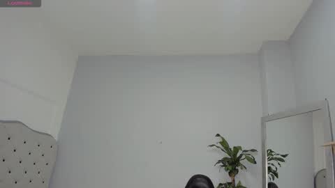 alix_18 online show from 10/29/25, 11:34