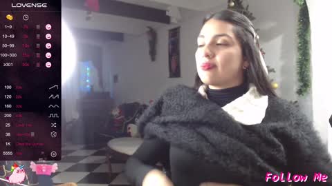Snapshot of alix_beltran chatting on 12/27/24, 01:53 Alix online show from 12/27/24, 01:53