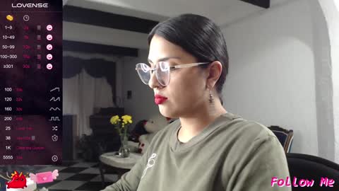 Snapshot of alix_beltran chatting on 01/06/25, 12:27 Alix online show from 01/06/25, 12:27