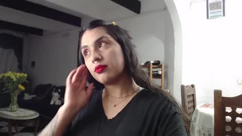 Snapshot of alix_beltran chatting on 02/18/25, 02:49 Alix online show from 02/18/25, 02:49
