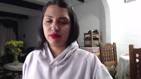 Snapshot of alix_beltran chatting on 02/20/25, 03:01 Alix online show from 02/20/25, 03:01