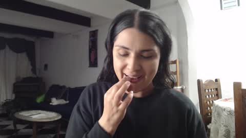 Snapshot of alix_beltran chatting on 03/03/25, 01:10 Alix online show from 03/03/25, 01:10