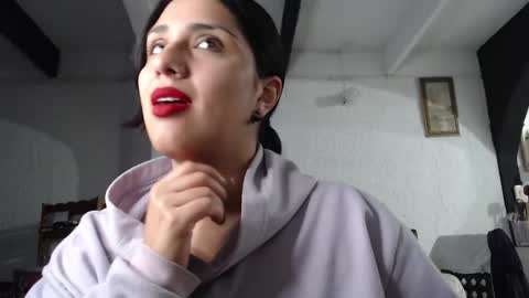 Snapshot of alix_beltran chatting on 03/05/25, 01:31 Alix online show from 03/05/25, 01:31