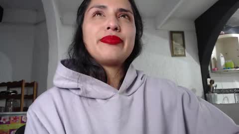 Snapshot of alix_beltran chatting on 03/08/25, 03:50 Alix online show from 03/08/25, 03:50