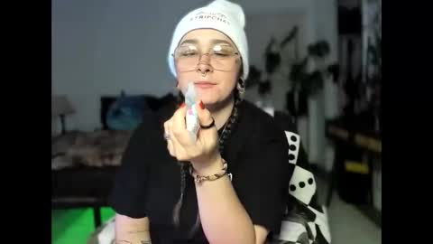 Snapshot of alix_valentine chatting on 10/30/25, 03:08 alix_valentine online show from 10/30/25, 03:08