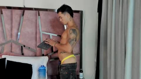 Snapshot of alixmartin1 chatting on 09/29/25, 09:41 alix online show from 09/29/25, 09:41