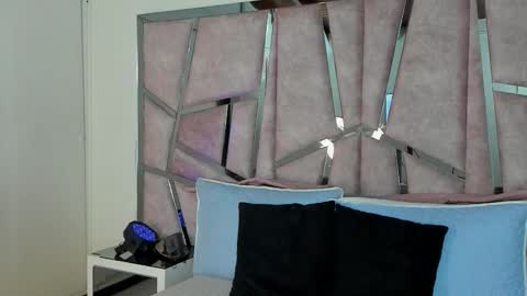 Snapshot of alixmartin1 chatting on 10/26/25, 10:15 alix online show from 10/26/25, 10:15