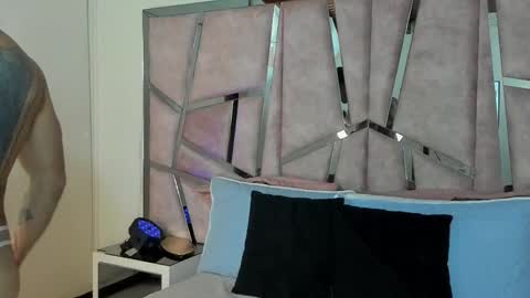 Snapshot of alixmartin1 chatting on 10/27/25, 08:57 alix online show from 10/27/25, 08:57