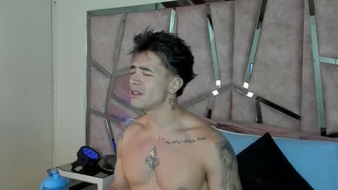 Snapshot of alixmartin1 chatting on 10/29/25, 08:43 alix online show from 10/29/25, 08:43