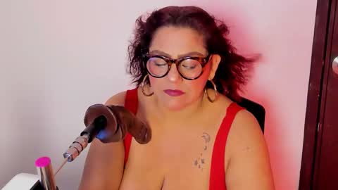 Snapshot of aliyahsstone chatting on 09/27/25, 03:33 Aliyahs stone online show from 09/27/25, 03:33