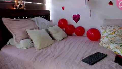 Snapshot of alizmarias chatting on 09/21/25, 03:02 Andrea..... online show from 09/21/25, 03:02