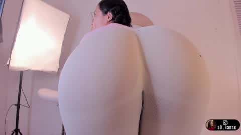 alizza_ online show from 06/09/26, 11:44