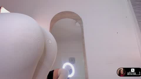 alizza_ online show from 06/11/26, 11:52