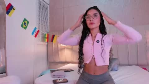 alizza_ online show from 07/08/26, 12:20