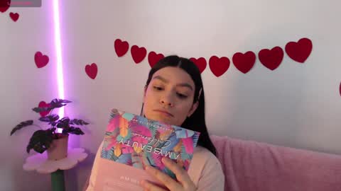 Lola online show from 01/31/25, 05:42