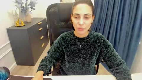 Snapshot of allayerty chatting on 11/12/25, 11:54 allayerty online show from 11/12/25, 11:54