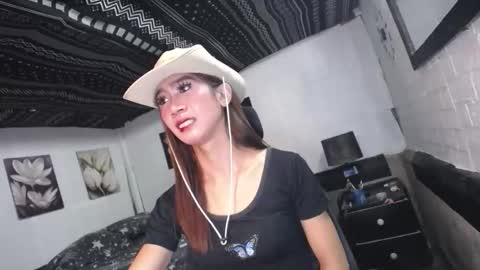 trina online show from 01/10/26, 12:12