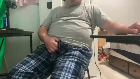 Snapshot of allergictochat chatting on 10/30/25, 11:27 Allergictolove online show from 10/30/25, 11:27