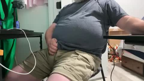 Snapshot of allergictochat chatting on 11/03/25, 08:32 Allergictolove online show from 11/03/25, 08:32