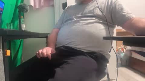 Snapshot of allergictochat chatting on 12/17/25, 12:27 Allergictolove online show from 12/17/25, 12:27