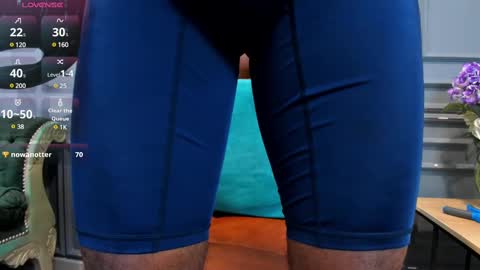 Snapshot of allessandrosantos chatting on 02/11/25, 06:01                                 Help me reach 100 likes online show from 02/11/25, 06:01