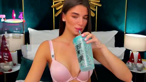 Snapshot of allexag chatting on 12/14/25, 06:41 Lexi online show from 12/14/25, 06:41