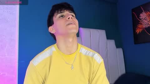 Snapshot of allexcano chatting on 10/22/25, 08:08 Allex online show from 10/22/25, 08:08