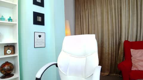 Snapshot of alliana_joy chatting on 01/08/25, 09:00 Alliana online show from 01/08/25, 09:00