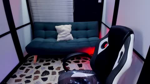 Snapshot of allicerosero chatting on 09/25/25, 04:05 Allice online show from 09/25/25, 04:05