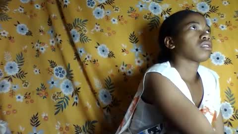 Snapshot of alliciax632770 chatting on 12/14/25, 01:05 alliciax632770 online show from 12/14/25, 01:05