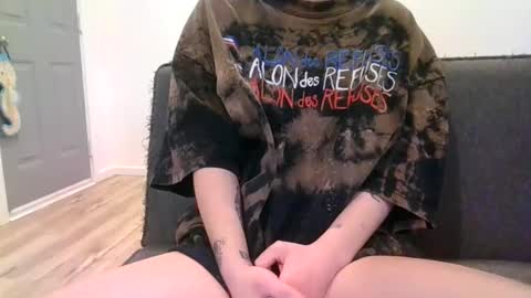 alliebearx online show from 01/12/25, 09:40