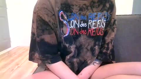 alliebearx online show from 01/13/25, 09:31