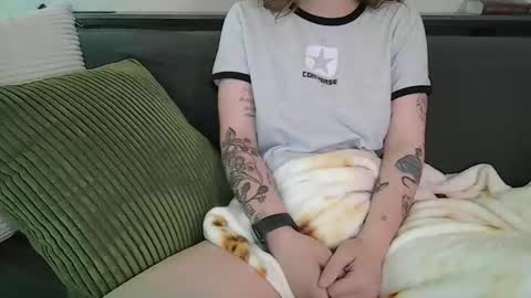 alliebearx online show from 05/04/26, 02:18