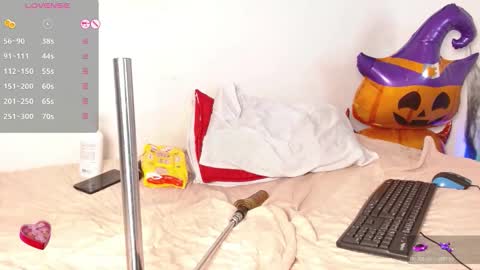 Allie Bloom online show from 10/29/25, 03:31