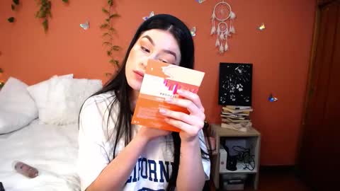 Allie  online show from 11/17/25, 08:47